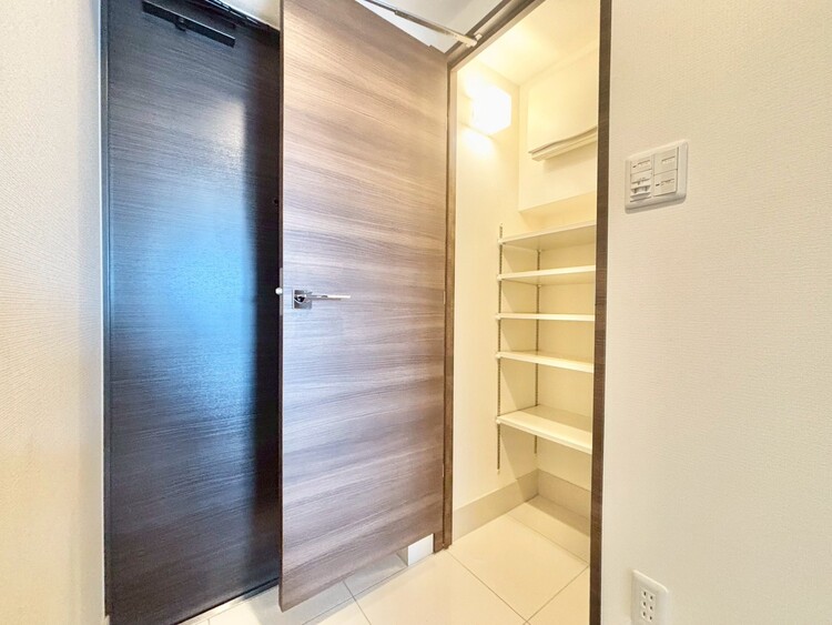 その他 家電やスーツケース、ストック品など何でも片付く嬉しい空間です。