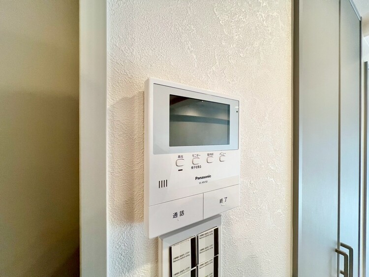 その他 誰が来てもわかる様にモニター付きインターホンを設置。