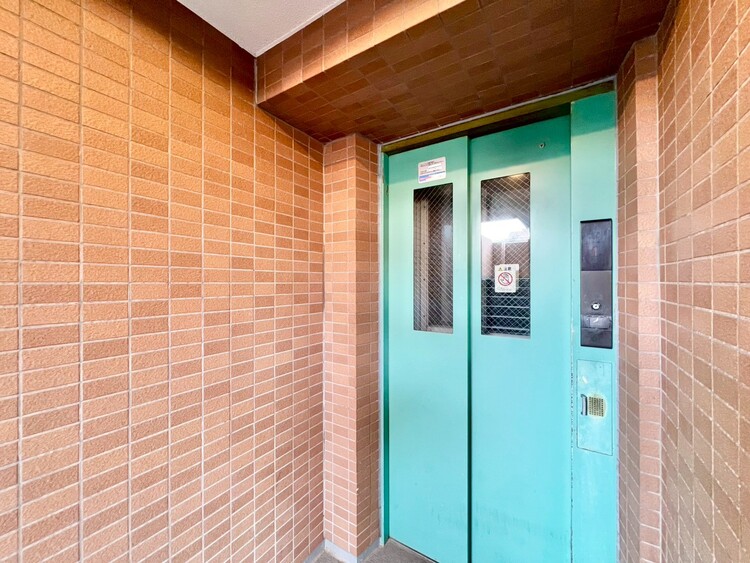 その他 エレベーター完備のため荷物が多くなっても安心。