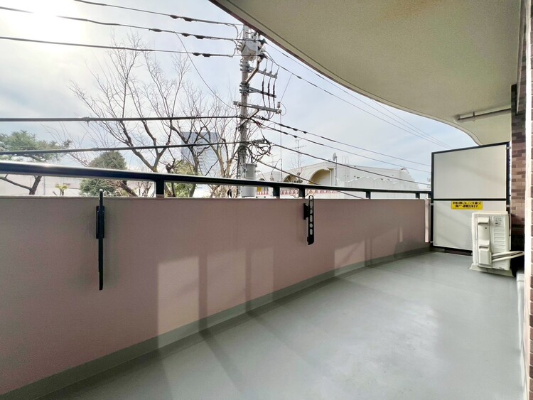 その他 朝の澄んだ空気や、夕方に吹く清々しい風を感じられるバルコニー。