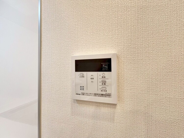 その他 見やすい画面で操作しやすい給湯パネル。