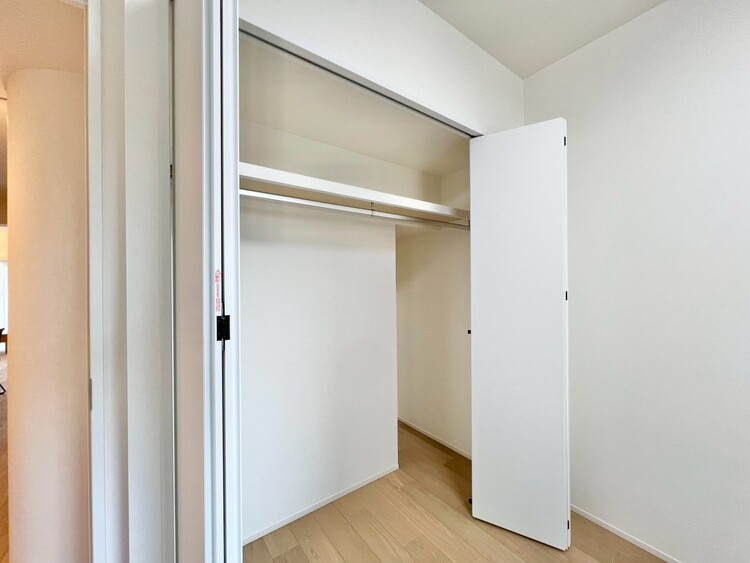 その他 収納スペースが付いていて、お部屋を広く使っていただけます。