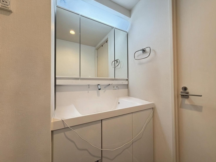 その他 CG加工を行っております。清潔感を感じられる洗面化粧台。