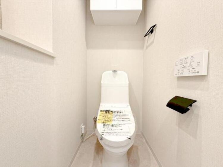 トイレ 【トイレ】ウォシュレット、保温機能付き便座など充実の設備です　お掃除がしやすくストレスフリー！！ 