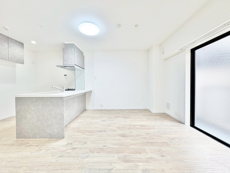 居間 快適に過ごす毎日を求めて、暮らしの中でご自身の「マイホーム」に創り上げてください。