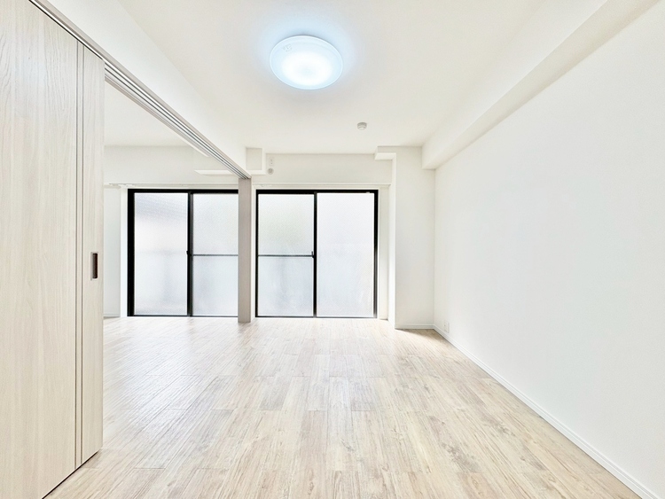 寝室 ベッドも十分に設置するスペースがあります。