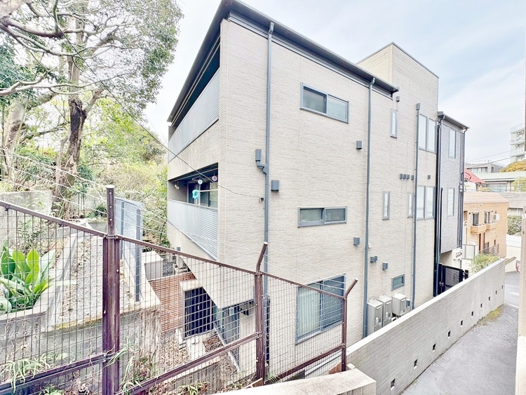 バルコニー 頬をなでる、優しい風を感じることが出来ます。