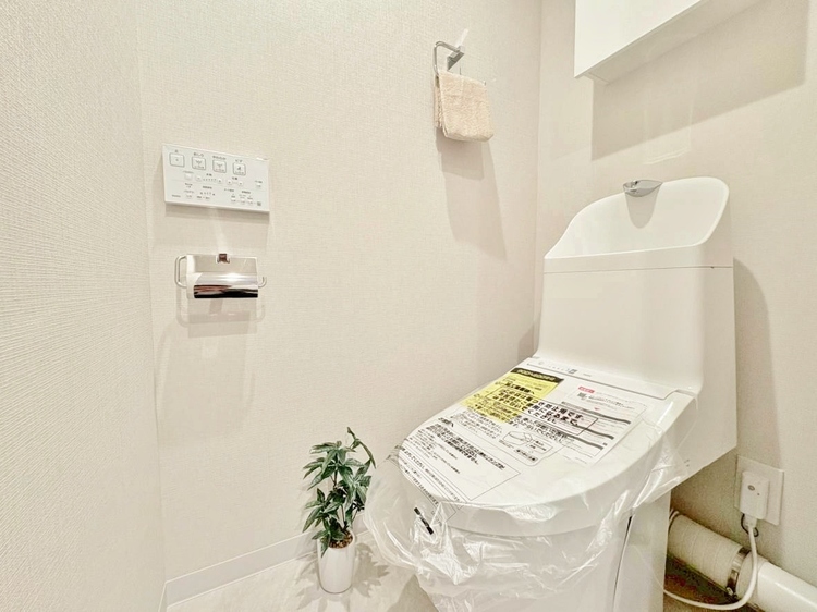 トイレ 暮らしの中のさりげないひとときの快適さにも、こだわりを、持って設備を配しております。