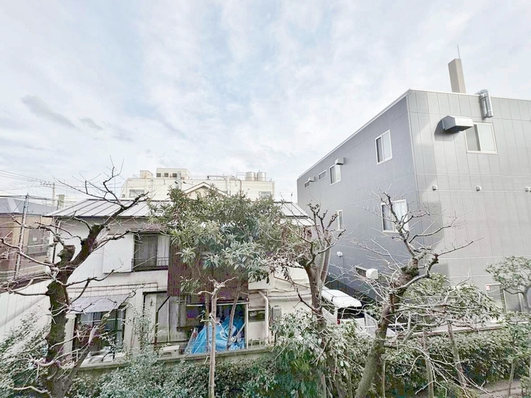 バルコニー 頬をなでる、優しい風を感じることが出来ます。