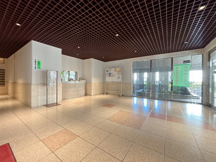 エントランス エントランス内部は、管理が行き届き清潔な共有スペースとなっています。