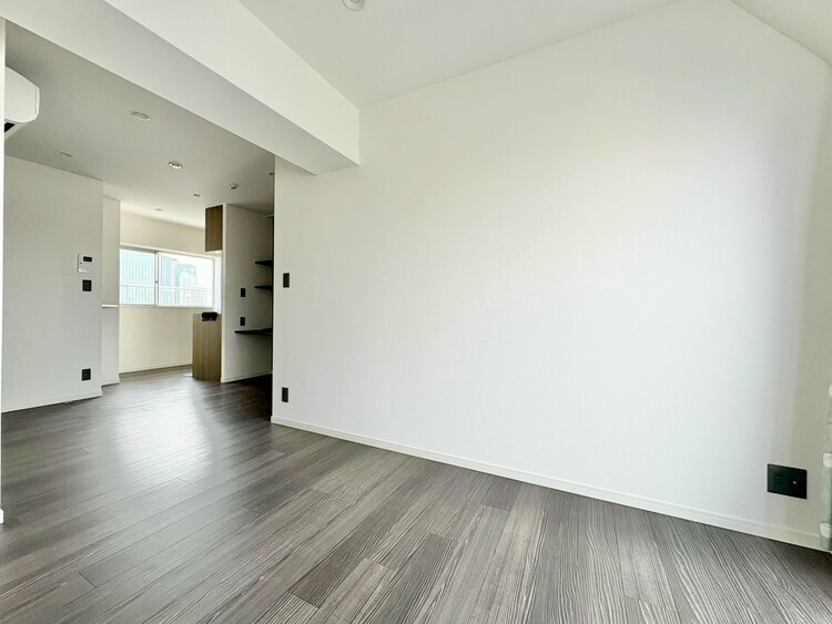 居間 居心地の良い空気感は、暮らしのステージを彩り、心からのやすらぎと満足感を与えてくれます。