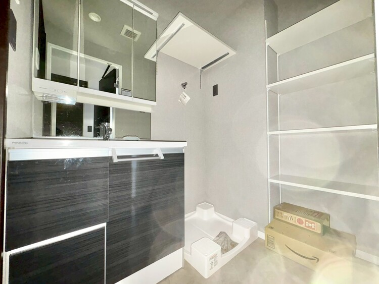 洗面 清潔感と心地よさを重視した、上質感漂うパウダールーム。