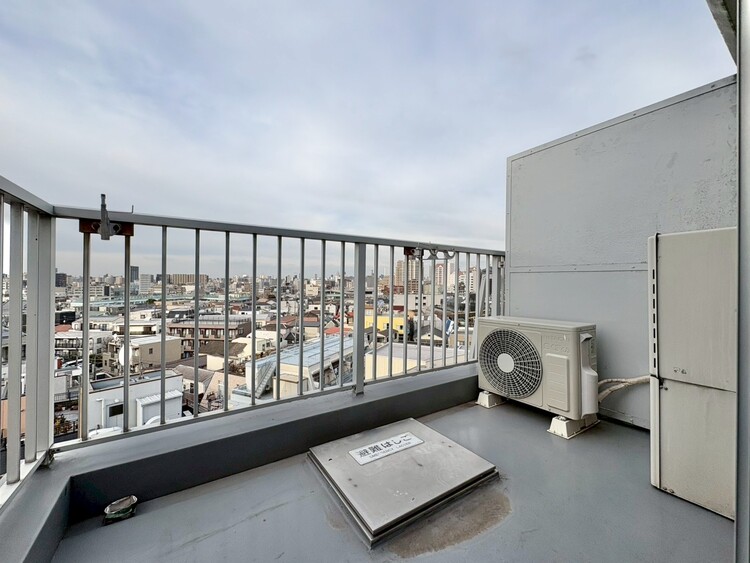 バルコニー 暮らしの中で、光と風を演出してくれるバルコニー。