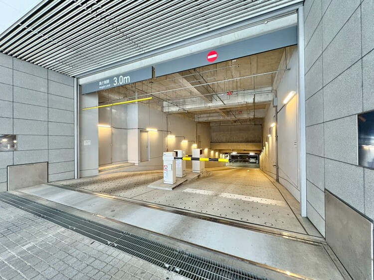 駐車場 本物件の駐車スペースです。車種制限のある場合もございますので、お気軽にお問い合わせくださいませ。