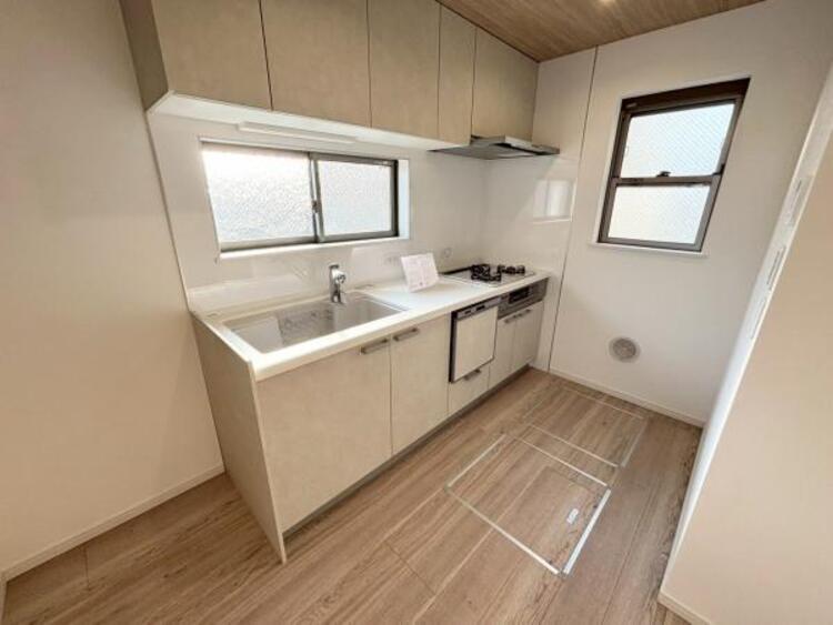 キッチン キッチンは毎日使う場所だから、忙しいときでも使いやすく、いつもキレイに保ちたい。等身大のわが家らしい、ぴったりのキッチン。