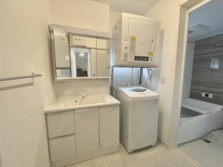 風呂 浴室・洗面台 ※CG加工にて小物を消しております。