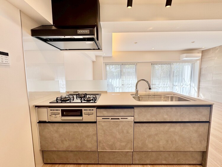 その他 開放感のあるキッチンスペース。調理をしながら、会話も弾みそうですね。