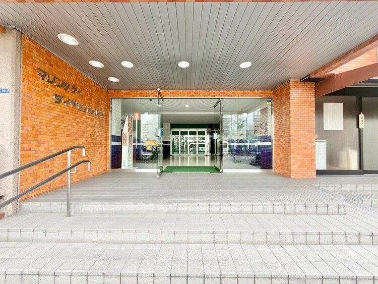 その他 上質感漂う玄関アプローチです。