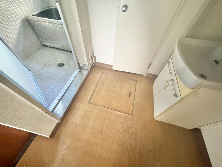 その他 十分な広さの脱衣所。