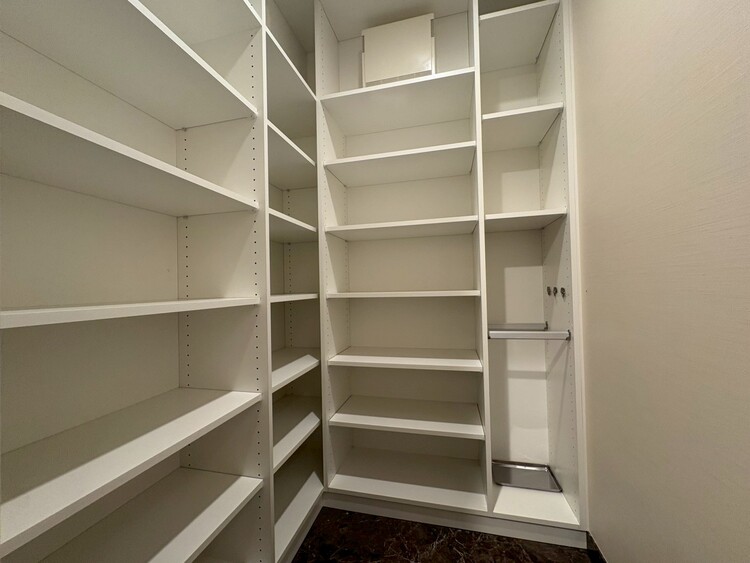 その他 収納スペースが付いていて、お部屋を広く使っていただけます。