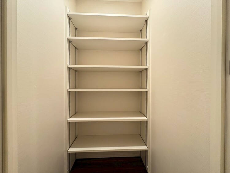 その他 家電やスーツケース、ストック品など何でも片付く嬉しい空間です。