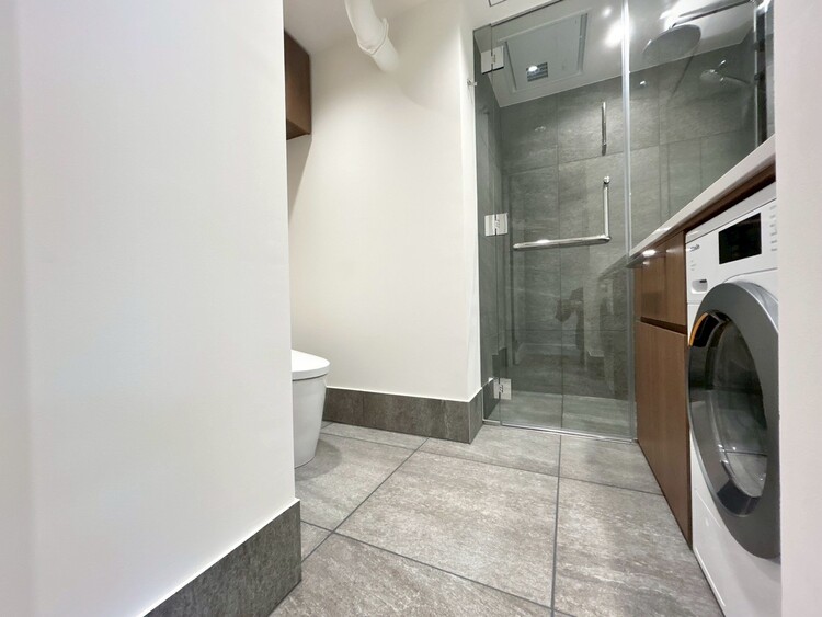 その他 十分な広さの脱衣所。