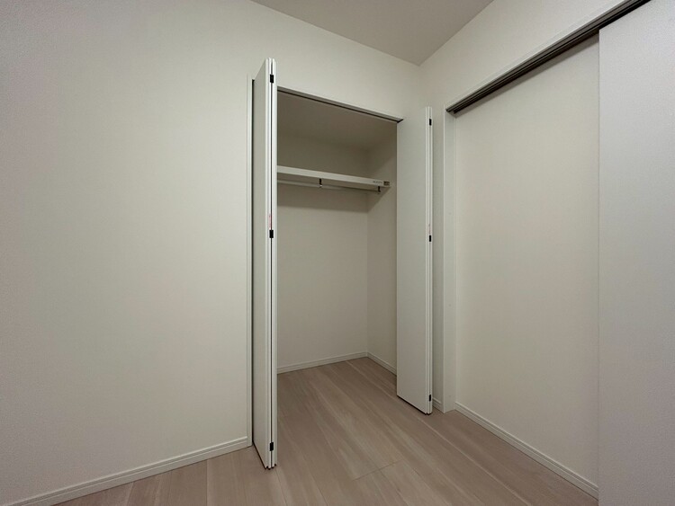 その他 収納スペースが付いていて、お部屋を広く使っていただけます。