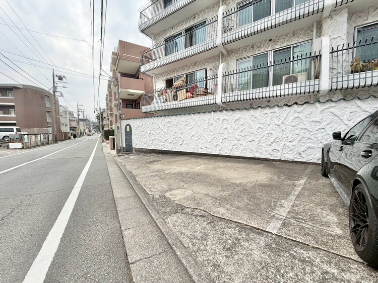 その他 駐車スペースが嬉しいですね。※空き状況は都度ご確認下さい。