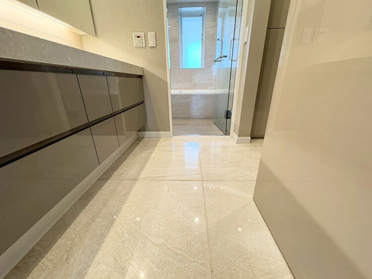 その他 十分な広さの脱衣所。