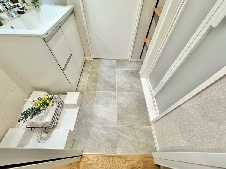 その他 十分な広さの脱衣所。