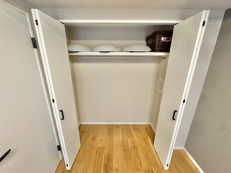 その他 収納スペースが付いていて、お部屋を広く使っていただけます。