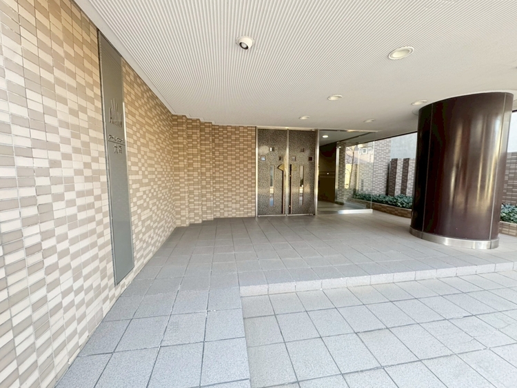 その他 上質感漂う玄関アプローチです。