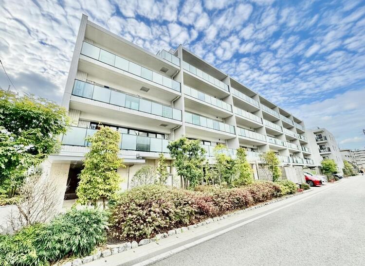 その他 飽きのこないシンプルモダンな外観です。