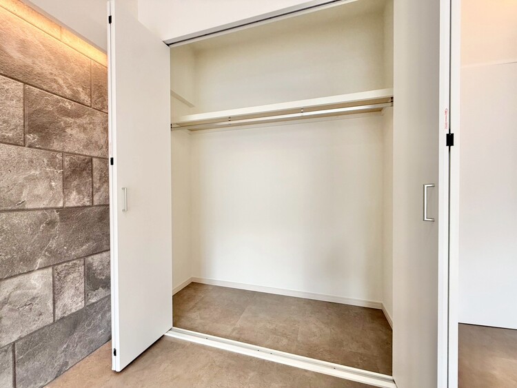 その他 収納スペースが付いていて、お部屋を広く使っていただけます。