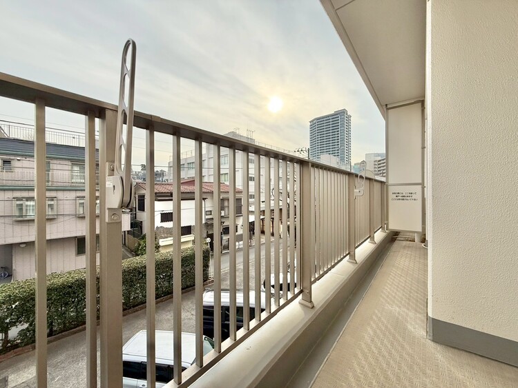 その他 朝の澄んだ空気や、夕方に吹く清々しい風を感じられるバルコニー。