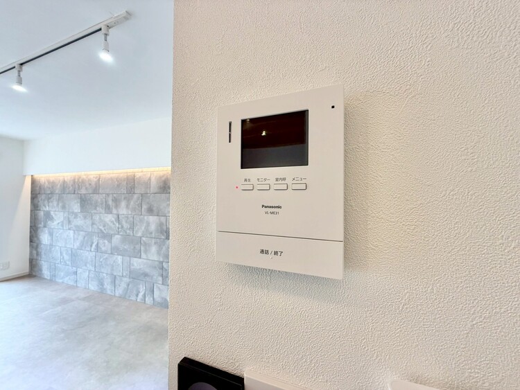 その他 誰が来てもわかる様にモニター付きインターホンを設置。