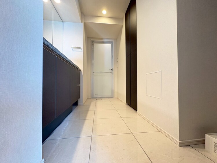 その他 十分な広さの脱衣所。