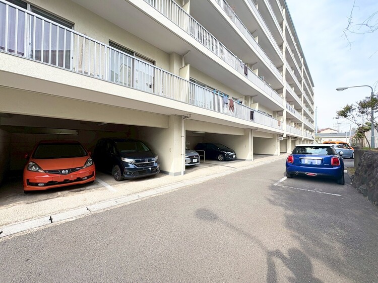 その他 駐車スペースが嬉しいですね。※空き状況は都度ご確認下さい。