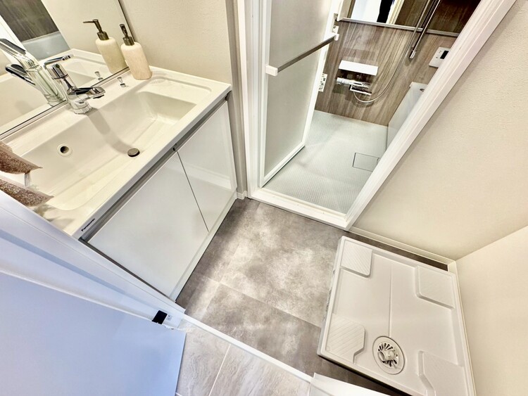 その他 十分な広さの脱衣所。