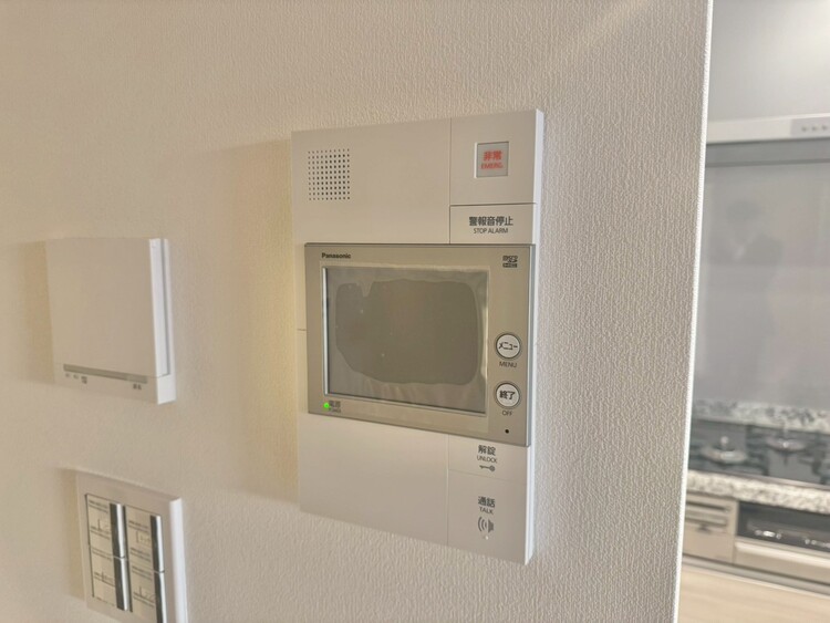 その他 誰が来てもわかる様にモニター付きインターホンを設置。