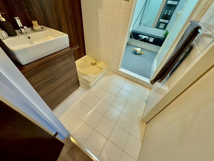 その他 十分な広さの脱衣所。