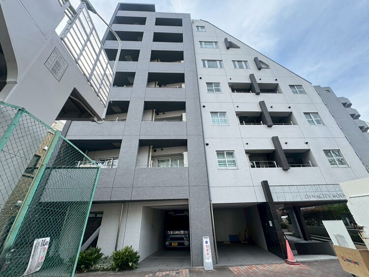 その他 飽きのこないシンプルモダンな外観です。