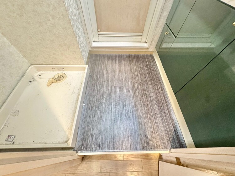 その他 十分な広さの脱衣所。