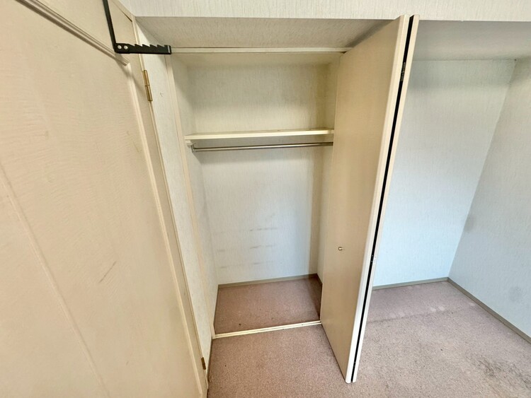 その他 収納スペースが付いていて、お部屋を広く使っていただけます。