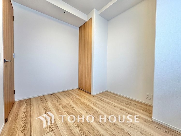 内装 風の通り道。舞い込んでくる風が優しく躍り、室内に爽やかな空気を運んでくる。