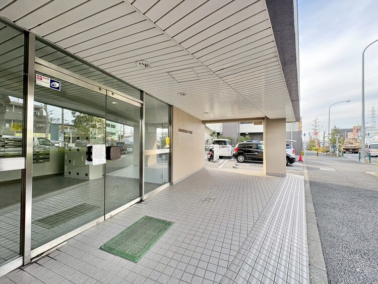 その他 上質感漂う玄関アプローチです。