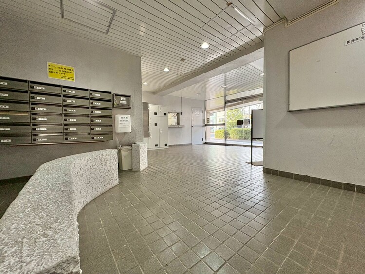 その他 館内は静寂な中が保たれており、管理が行き届いている印象を受けました。