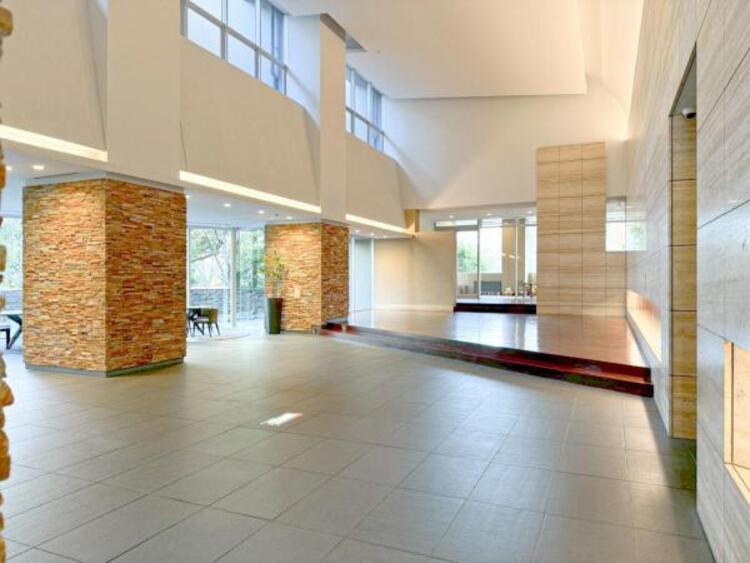 エントランス 【エントランス】重厚感の溢れるエントランスはマンションの顔！帰宅時、来客時に誇れる空間を演出します！ 