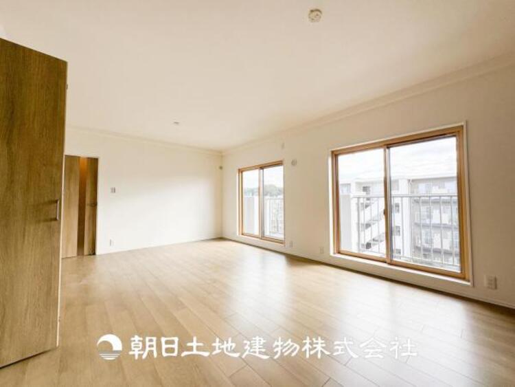 居間 【リビング】何気なく過ぎる時でさえも上質なひと時となる快適な空間を目指しております。