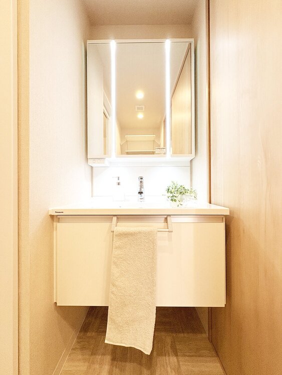 洗面 何かと物が増える場所だからこそ、スッキリと見映えの良い空間に。